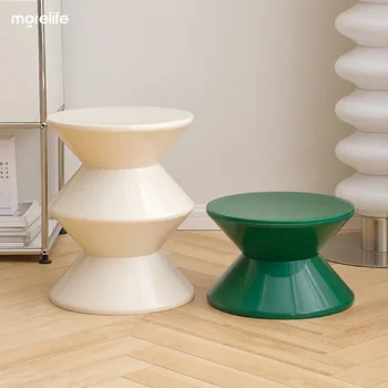 Скандинавски столове Табуретка за смяна на обувки Начало Малка пейка Модерна минималистична пластмаса Творчески дизайнер Мебели с ниска табурете