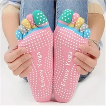 Цветни дамски йога чорапи Нехлъзгави дамски танцови чорапи Памучен колан за пета лепило Anti HUA здрави спортни чорапи с пет пръста
