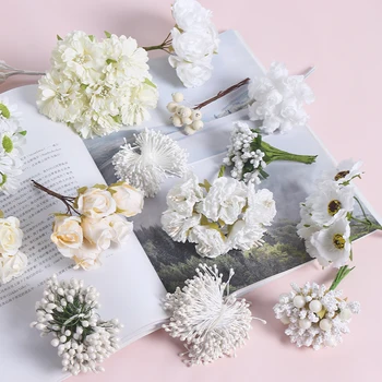 Бели мини изкуствени цветя Фалшиво растение за домашен декор Сватбена декорация DIY булчински цветя стена занаятчийски гирлянд подарък аксесоари